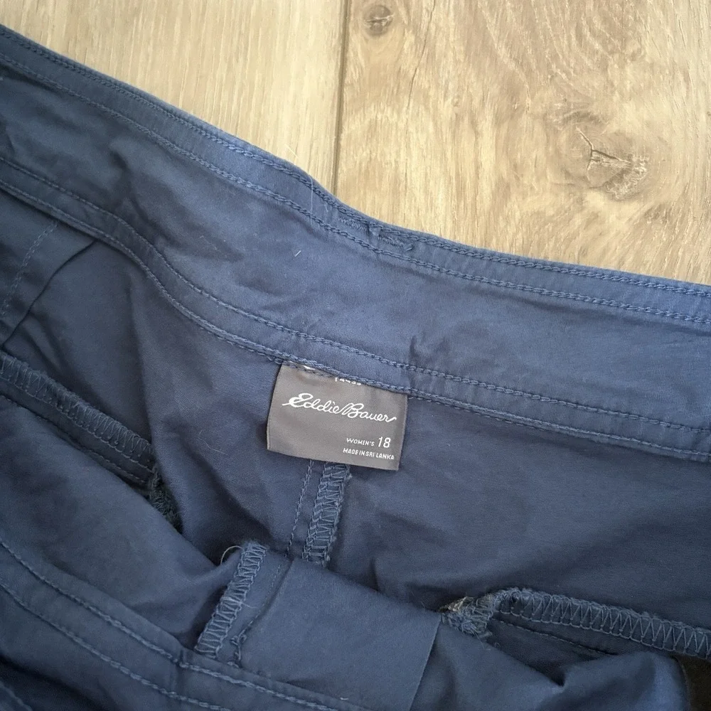 Eddie‎ Bauer Shorts Womens Size 18 Blue Chino Zip Cargo Pocket 7